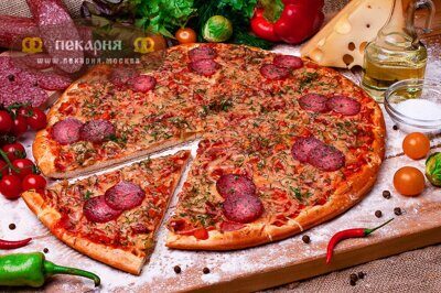 Пицца "Астраханская" колбаса докторская, салями (1.2 кг)  Ø38см
